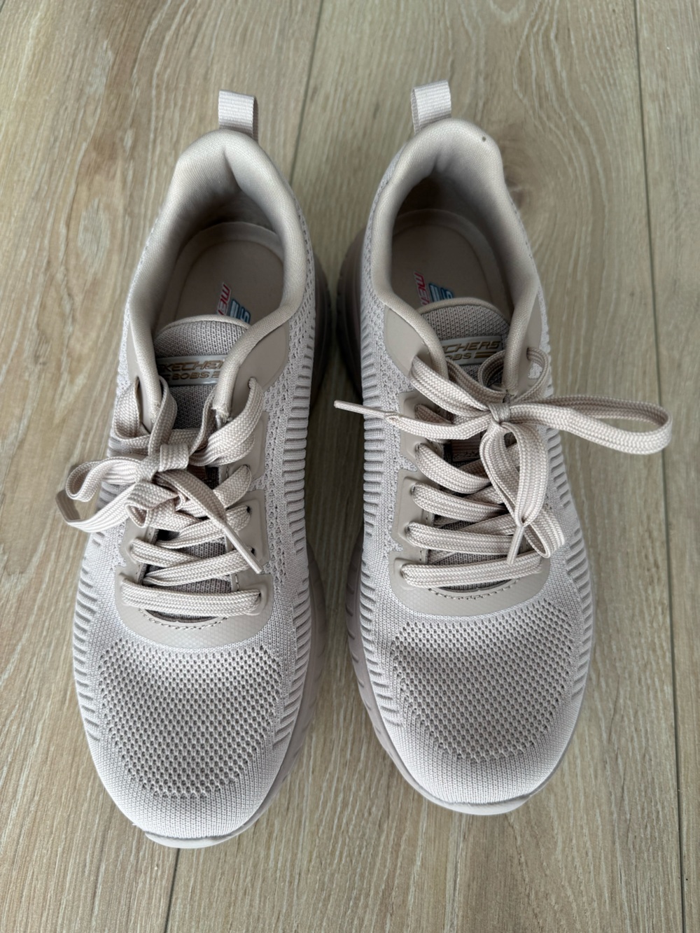 Skechers Women's Light Beige Knit Lace-Up Sneakers size US 7 24cm